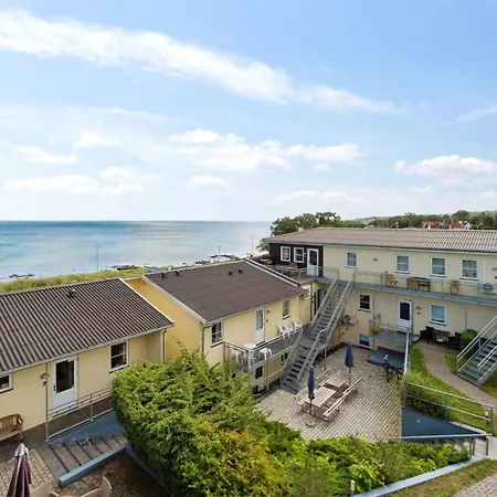 Apartment Helin - 100m From The Sea By Interhome